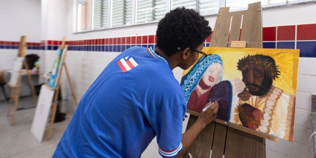 Artes e acolhimento: escola mostra modelo de ensino integral na Bahia