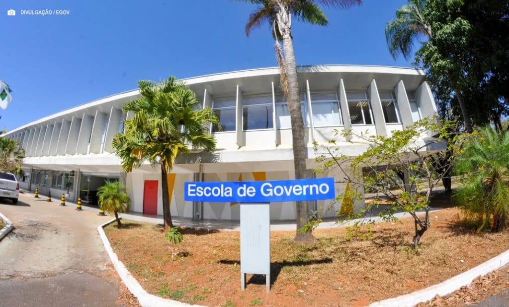 Divulgada a classificação de servidores em processo seletivo de bolsas de estudo para o UDF