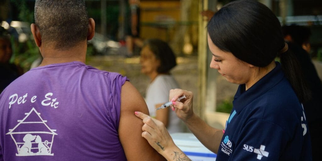 Doenças crônicas agravam infecções respiratórias em idosos, diz estudo