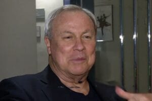 Morre Bob Wilson, diretor de teatro e ópera, aos 83 anos