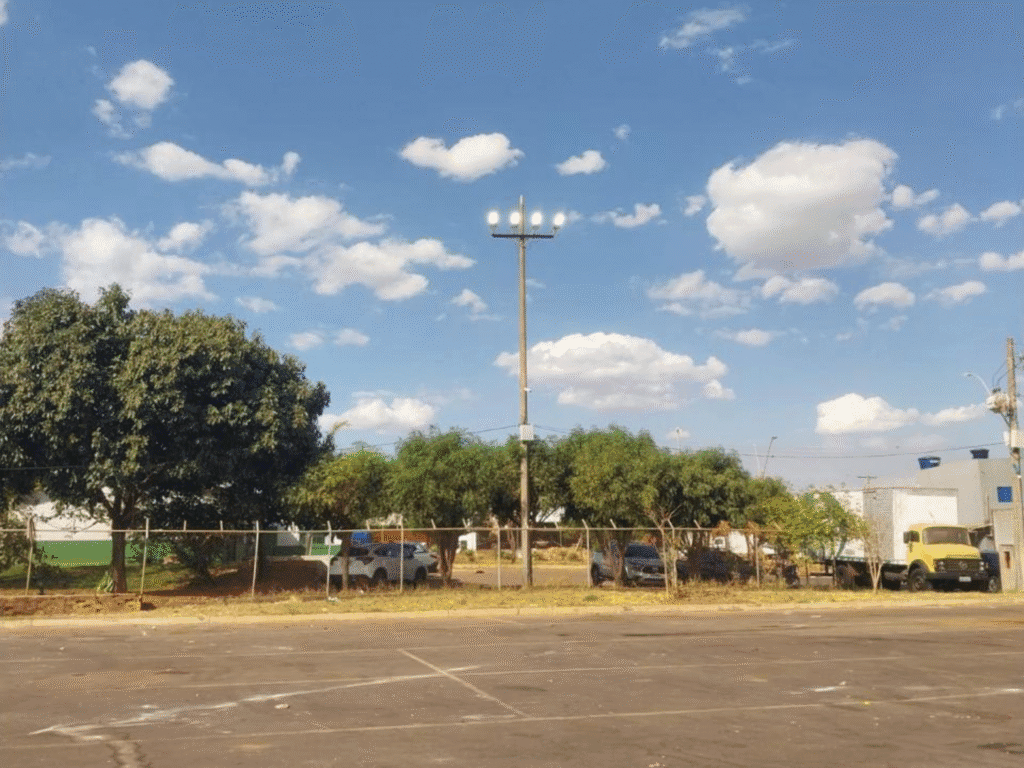 Feira do Produtor e cinco centros esportivos de Ceilândia recebem iluminação nova