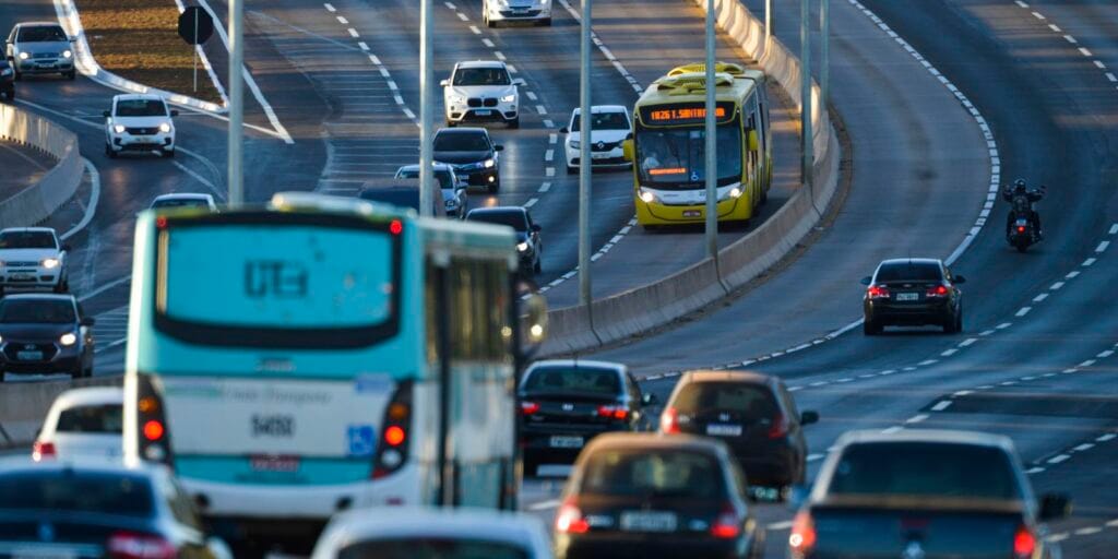 Governo federal recebe sugestões para levar internet a rodovias