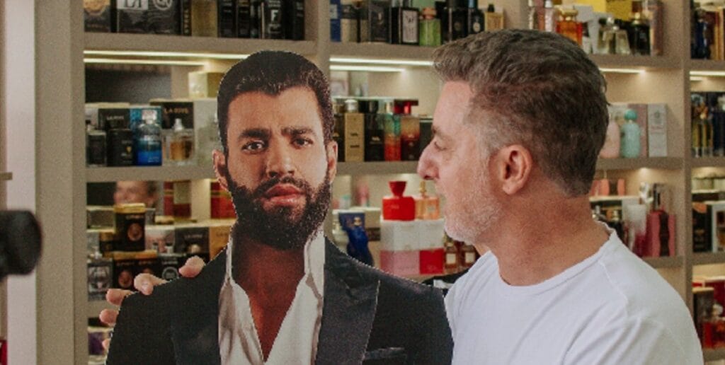 Luciano Huck movimenta Feira Hippie e região da 44 em Goiânia; veja vídeo