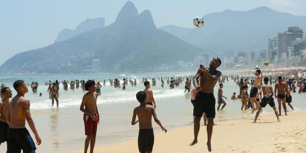 Onda de calor que atinge o Rio permanece até este sábado
