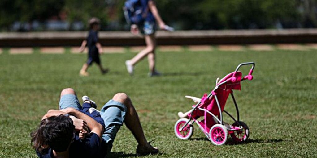Pediatras pedem aprovação de lei com licença-paternidade de 1 mês