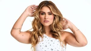 Quem é Duda Bertelli, cantora sertaneja vista com Zé Felipe