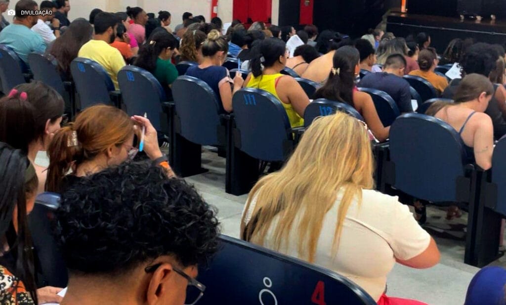 Secretaria de Educação do DF deve lançar edital para professores temporários nesta terça (5/8)