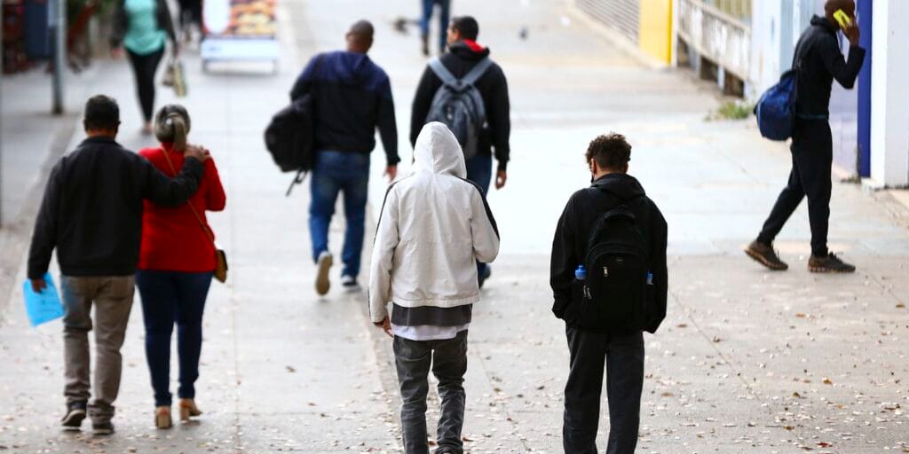Sul e Sudeste começam semana com frio; alerta de seca no Centro-Oeste