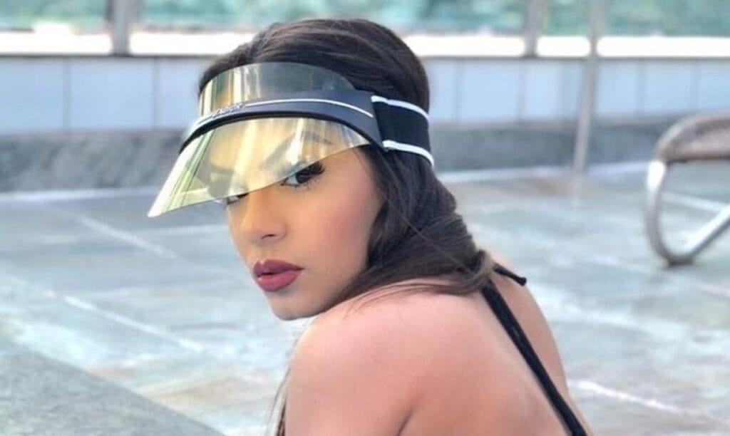 Veja como influencer do Privacy transforma meias usadas em fonte de renda milionária