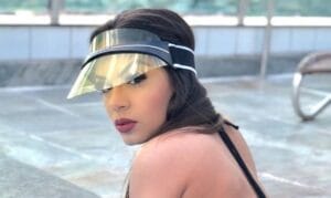 Veja como influencer do Privacy transforma meias usadas em fonte de renda milionária