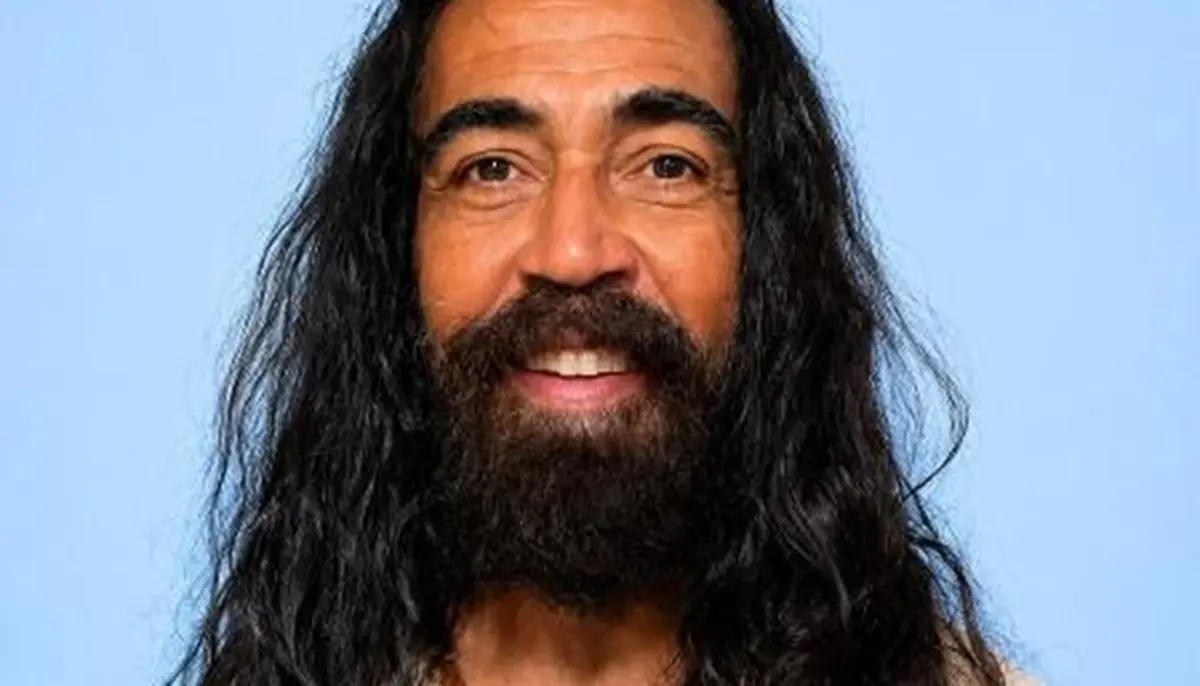 Candidato a suplente de senador é intimado a trocar foto de Jesus na urna; veja imagem