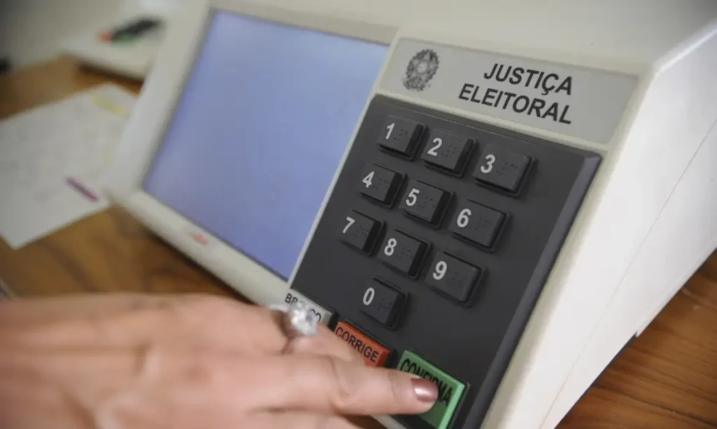 Candidatos ao GDF intensificam agendas no terceiro dia de campanha