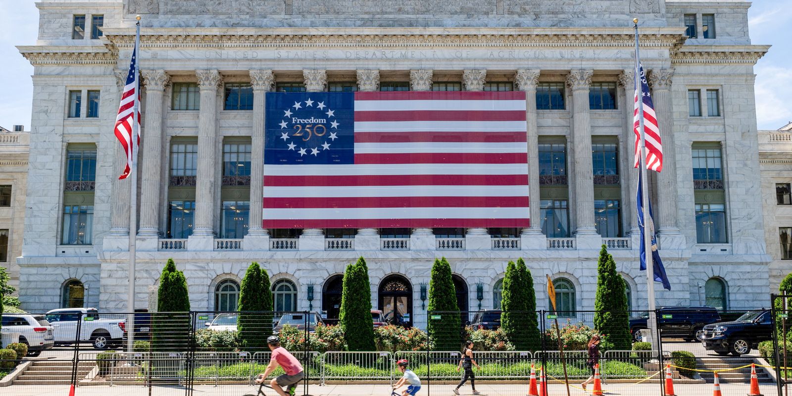 Dívida dos EUA ultrapassa US$ 40 trilhões após governos Trump e Biden