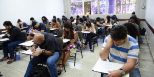 Encceja é no próximo domingo; saiba como consultar locais de provas