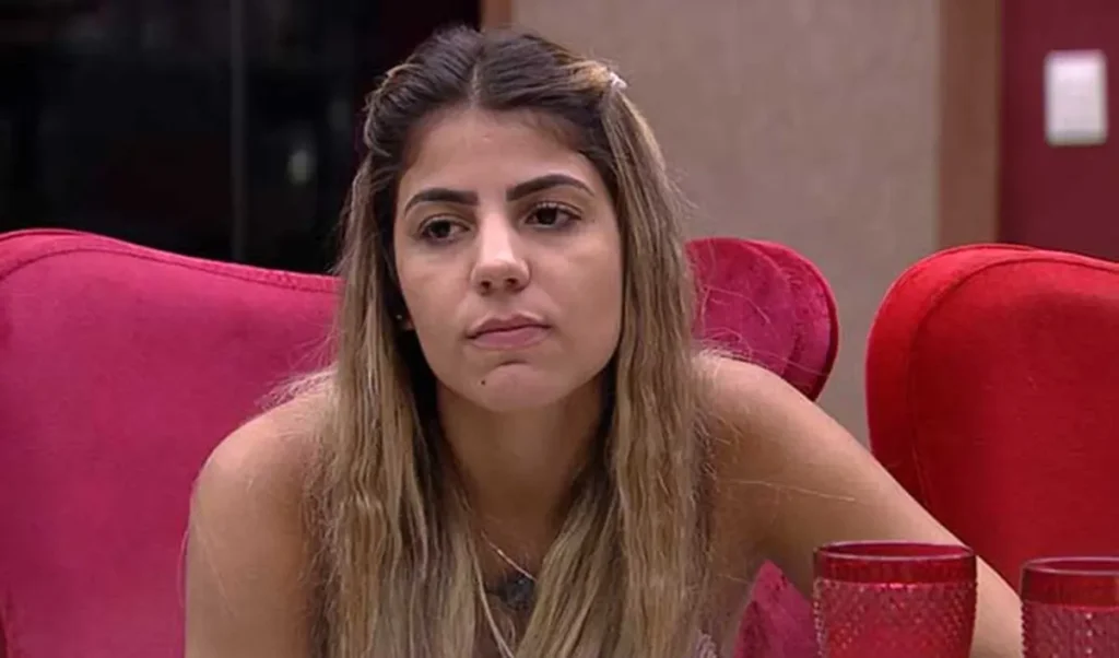 Ex-BBB Hariany Almeida afirma sentir saudade do anonimato: ‘Ser famosa é um saco’