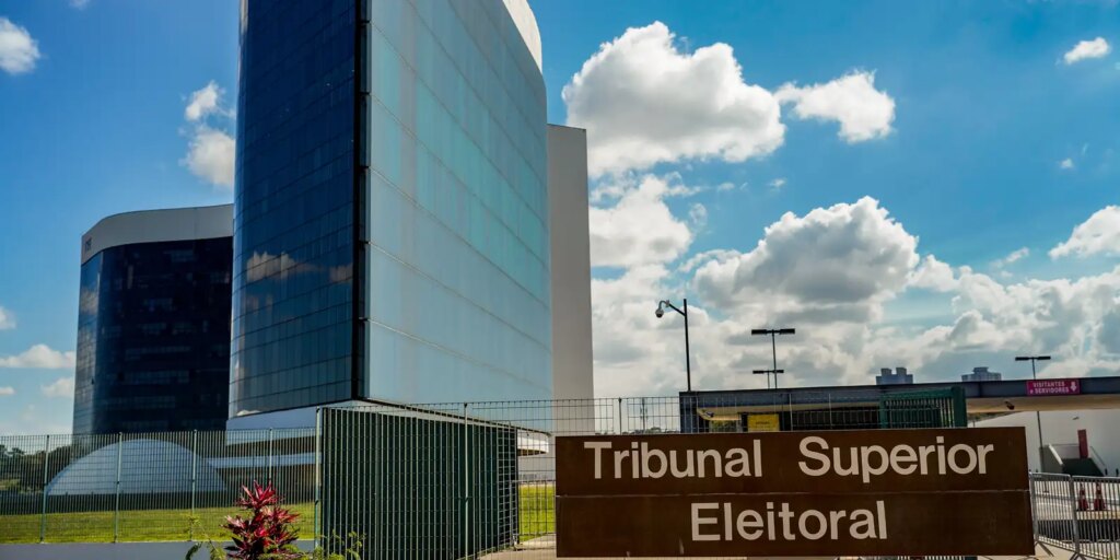 TSE recebe embaixadores nesta segunda para defender urna eletrônica 