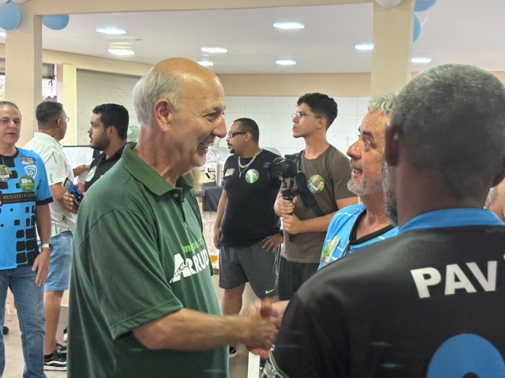 Arruda mantém campanha nas ruas e diz não ter plano B após candidatura ser barrada pelo TRE-DF