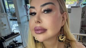 Cantora trans relata prazer após cirurgia de redesignação sexual: “Orgasmo intenso”