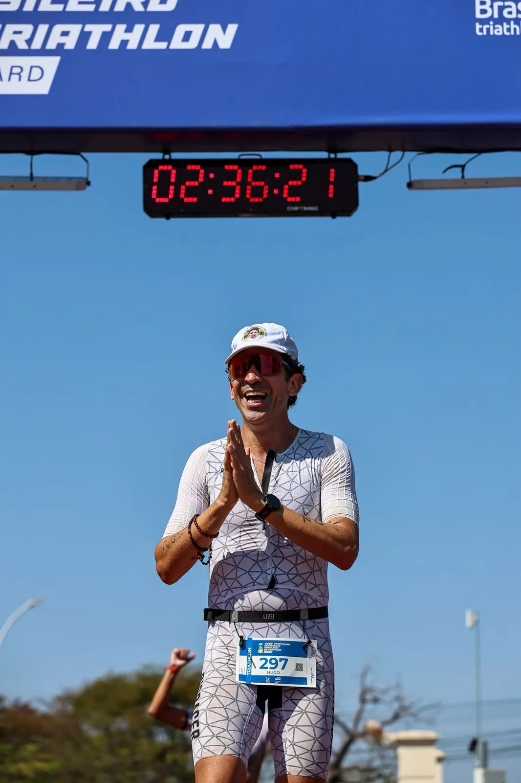 Médico goiano muda de vida, abandona vícios e seis anos depois chega ao Mundial de Ironman na França