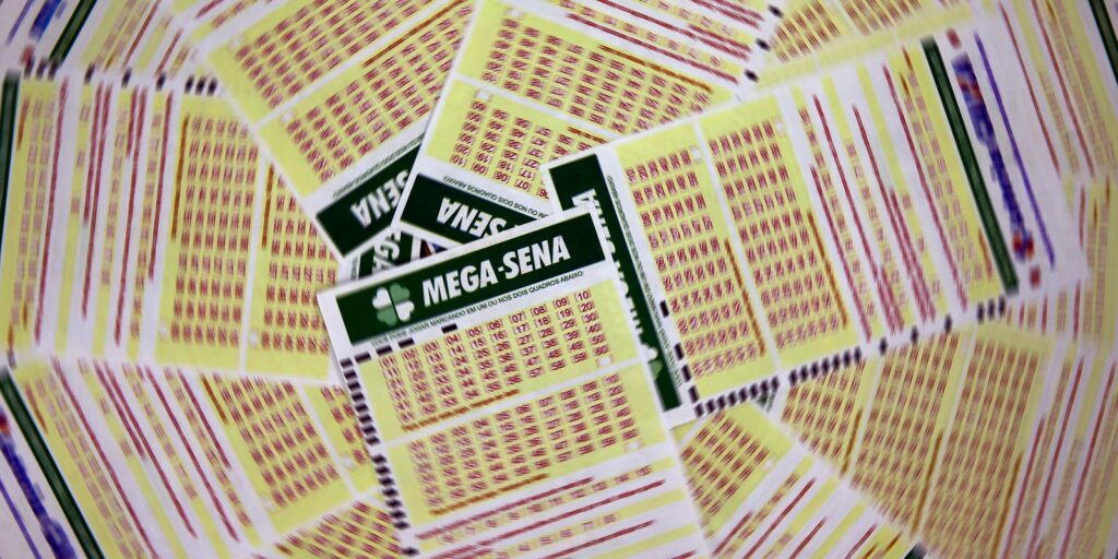 Mega-Sena acumula para R$ 102 milhões; confira os números sorteados