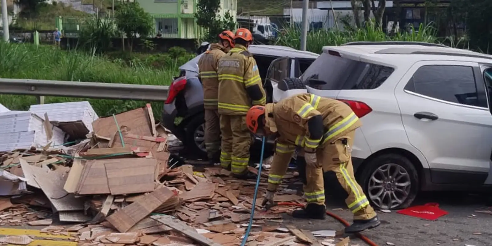 Acidente na BR-393, no RJ, deixa cinco mortos e nove feridos