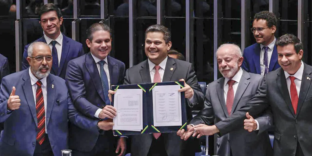 Alcolumbre homenageia Paim no fim da 6x1; entenda motivo