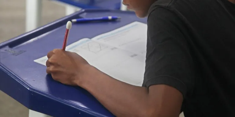 Alunos e professores participam hoje de Olimpíada de Matemática