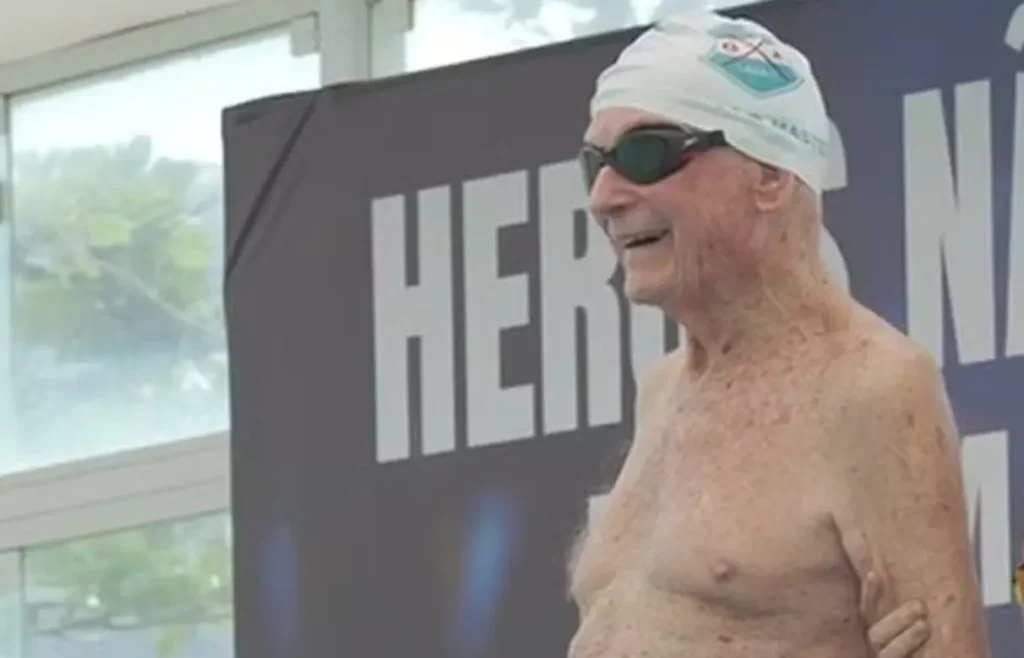 Aos 102 anos, nadador recordista mundial impressiona ao competir com atletas mais jovens no Rio; vídeo