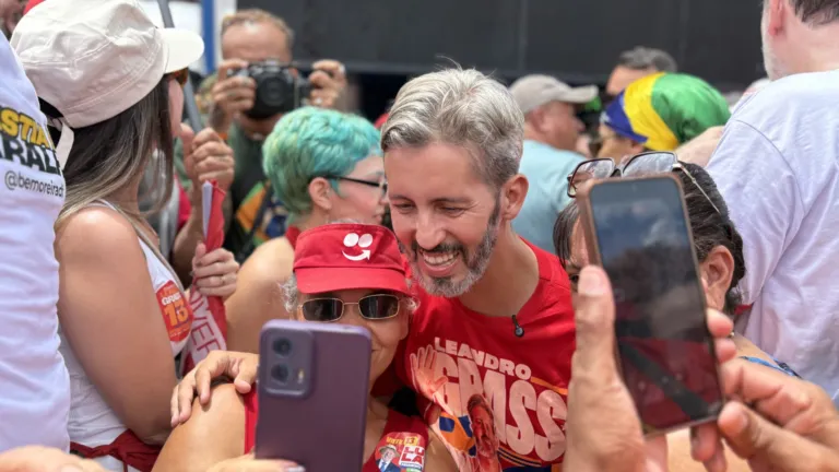 Ato da Virada reúne apoiadores de Lula e Leandro Grass em Brasília