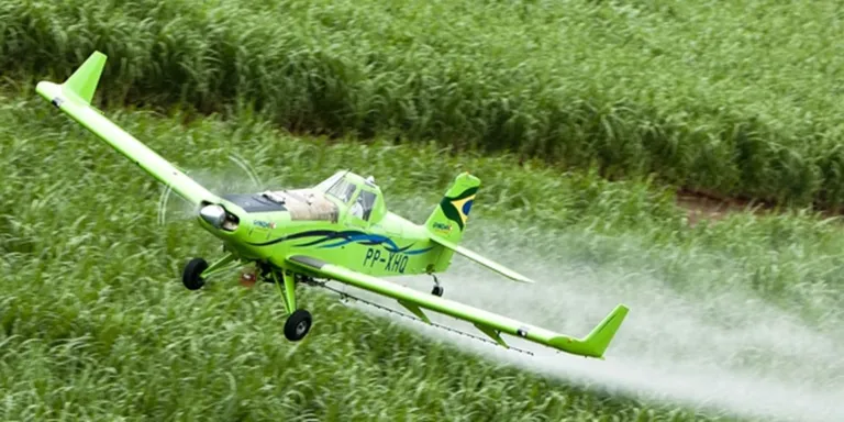 Brasil é 2º maior importador de pesticidas proibidos na UE, diz Oxfam