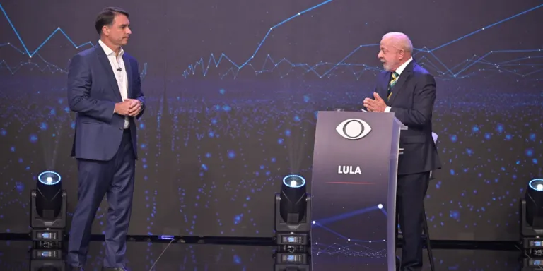 Campanha de Lula apresenta acordo com Flávio para abrir sigilos