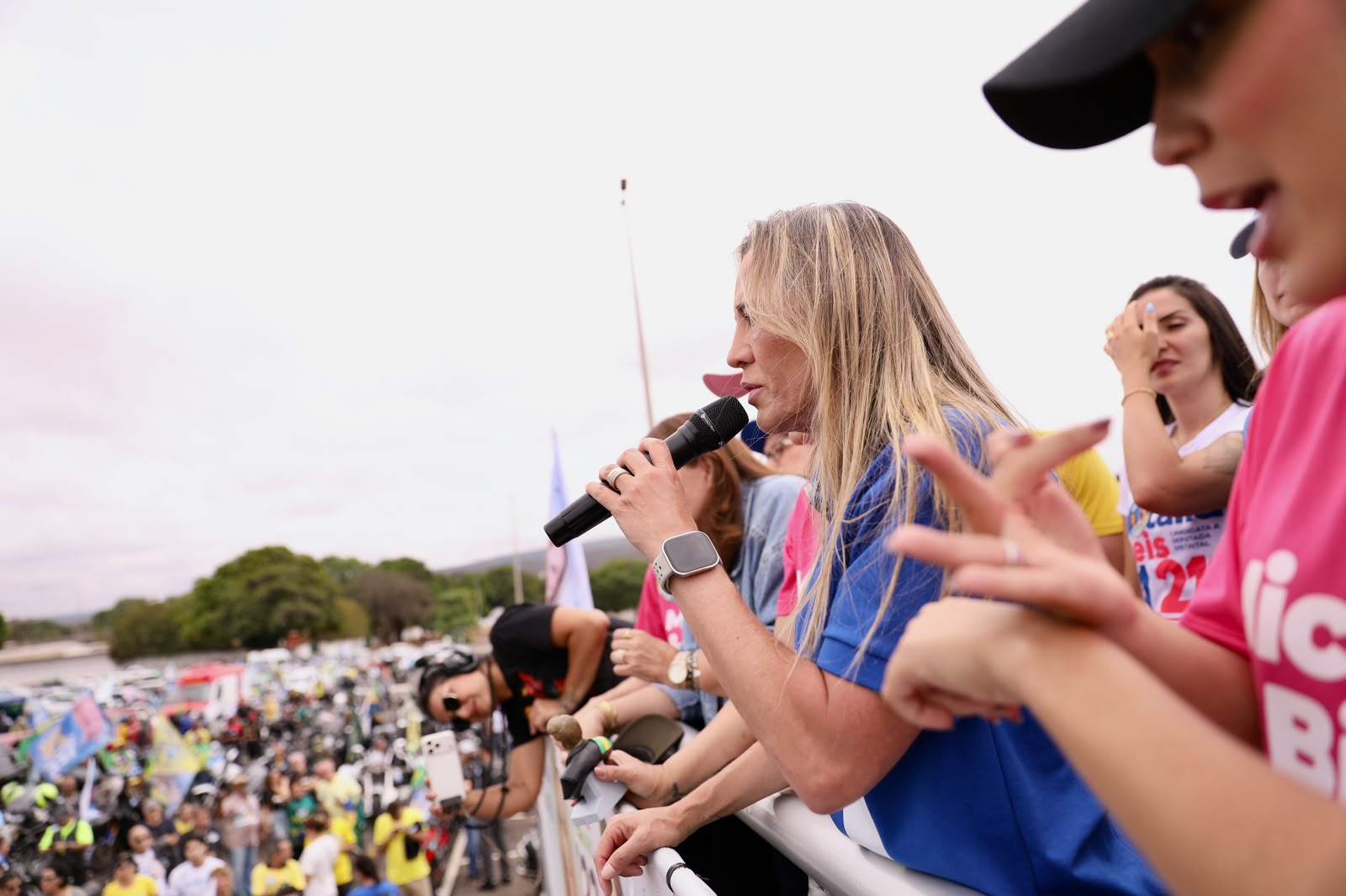 Celina Leão encerra campanha com carreata