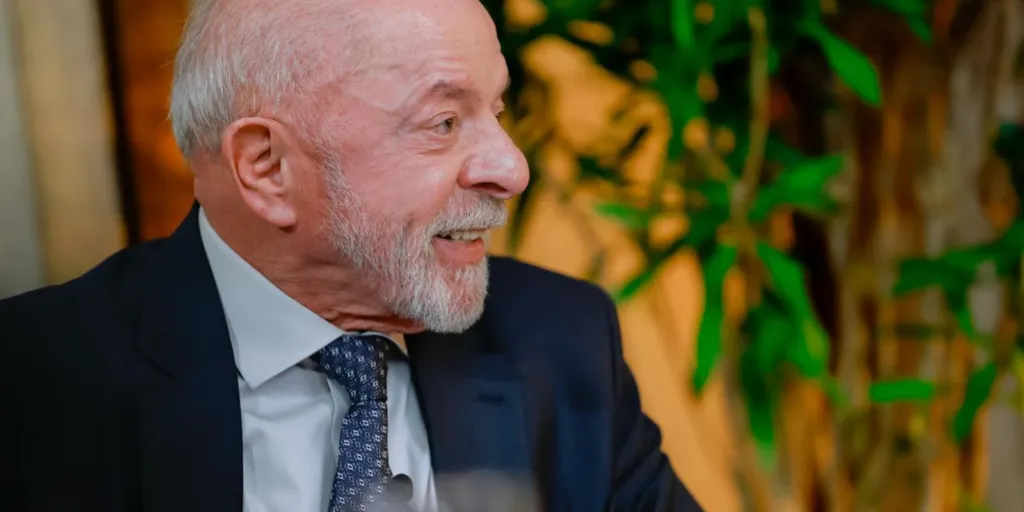 Lula diz que vai entregar amanhã ao TSE pedido de abertura de sigilo