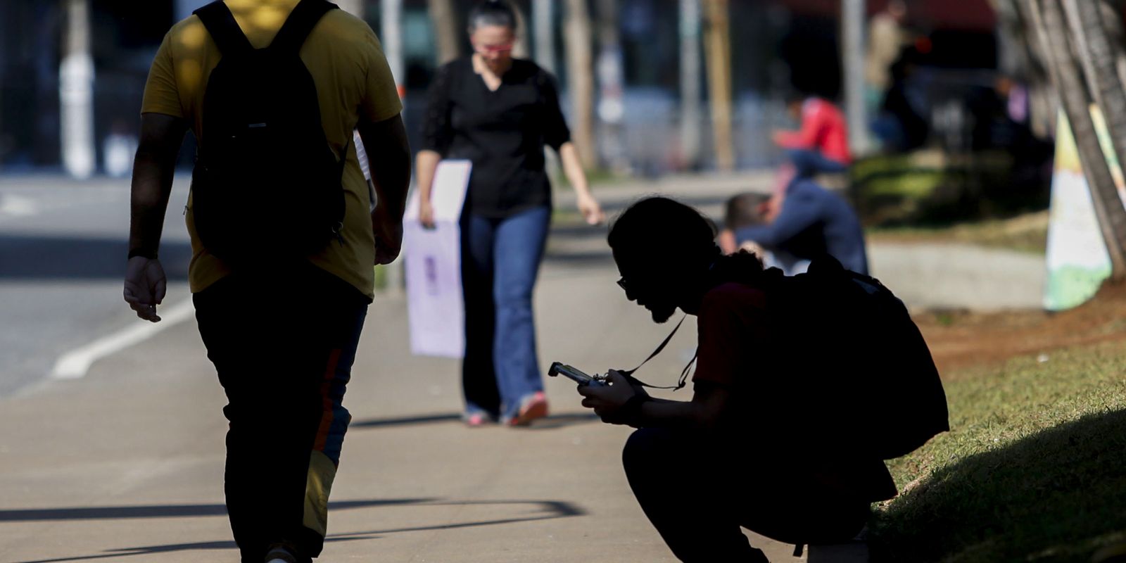 Percentual de jovens nem-nem no Brasil cai para 22,4%, mostra estudo