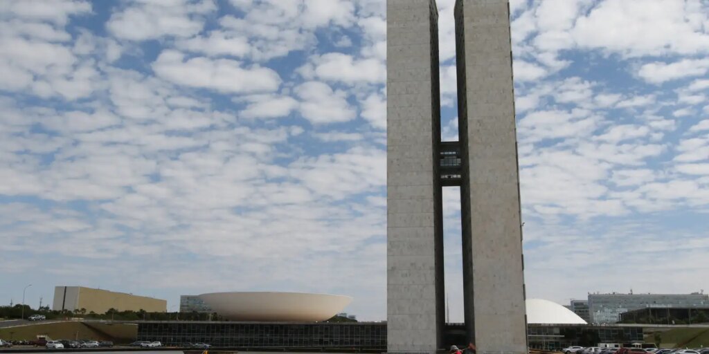 Perfil mais conservador deve mudar agenda do Congresso, diz professor