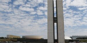 Presidente do Senado marca para segunda votação do fim da escala 6x1