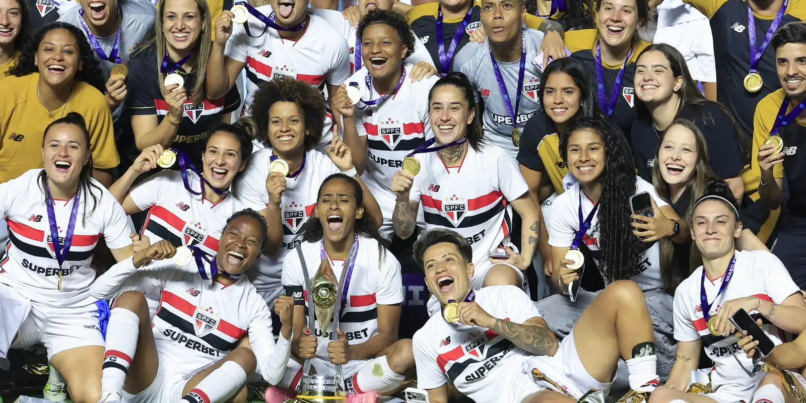São Paulo segura Corinthians e é campeão brasileiro pela 1ª vez