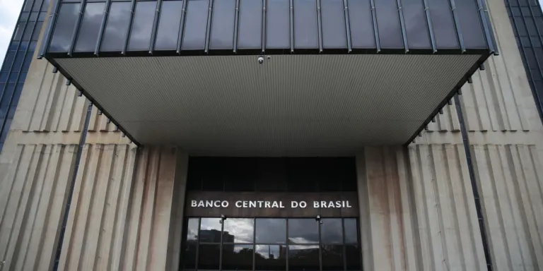 TCU aprova contas do BC de 2025 após desvincular processo do Master